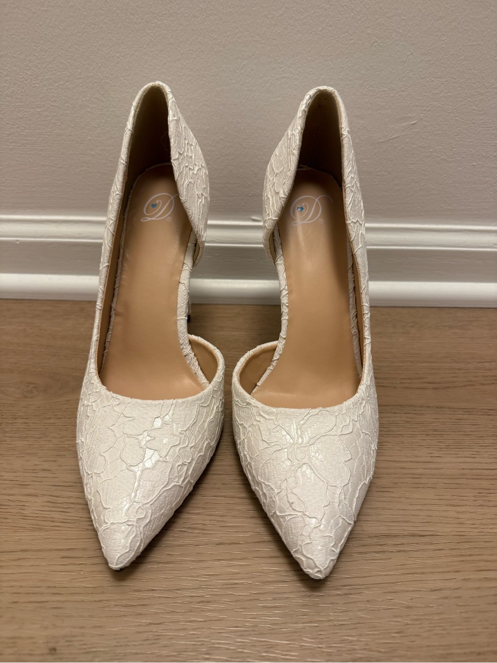 Women's Lace Pointed Toe Heels